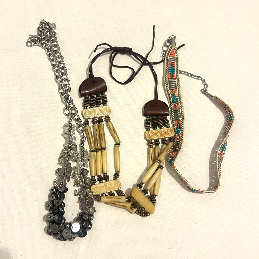 9+ LBS NECKLACE LOT – Good Condition – Variety of Styles Vintage to Modern - Picture 3 of 7